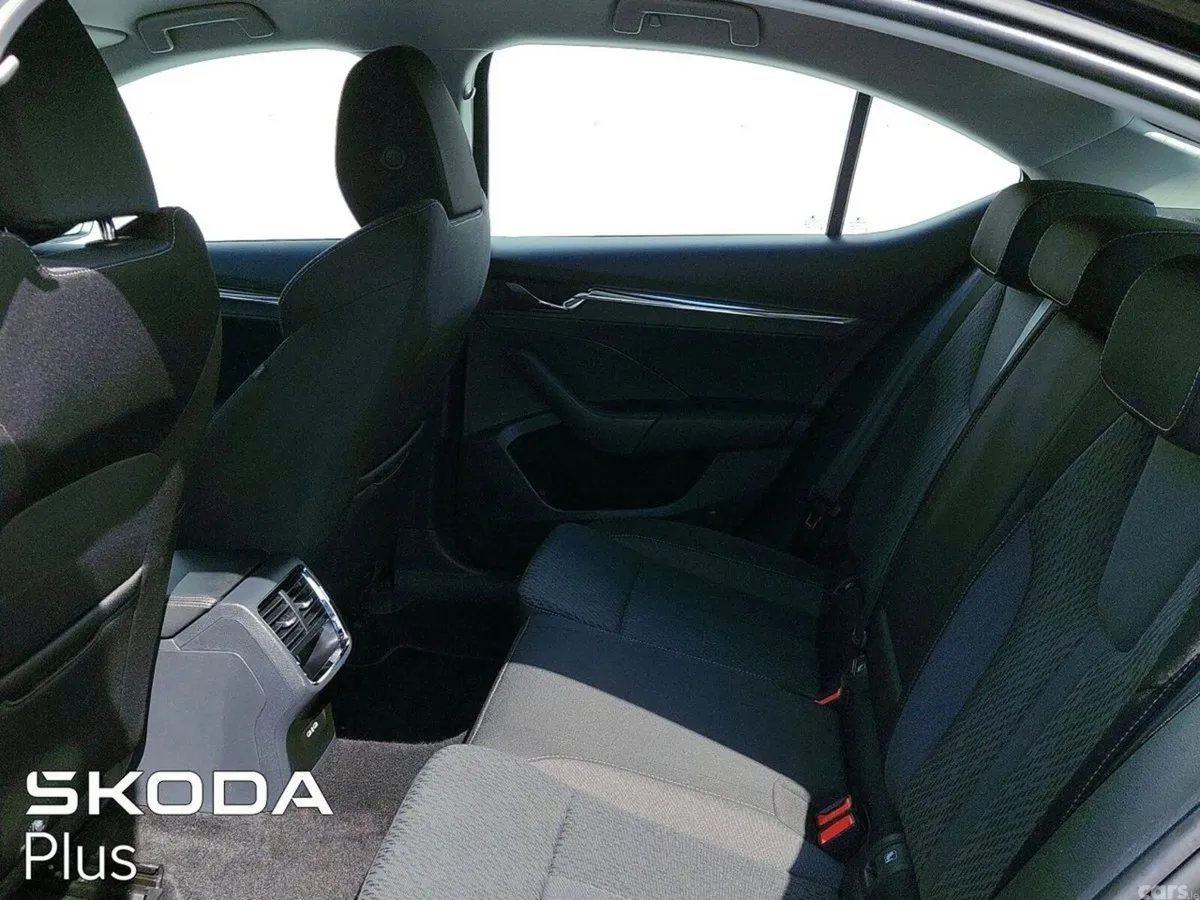 Skoda Octavia Saloon, Diesel, 2024, Black