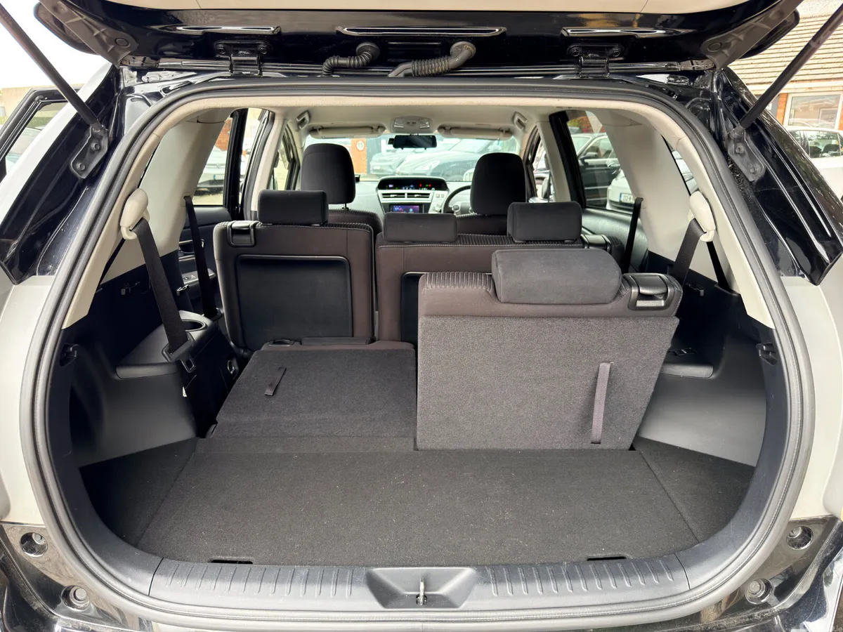 Toyota Prius MPV, Petrol Hybrid, 2016, Black