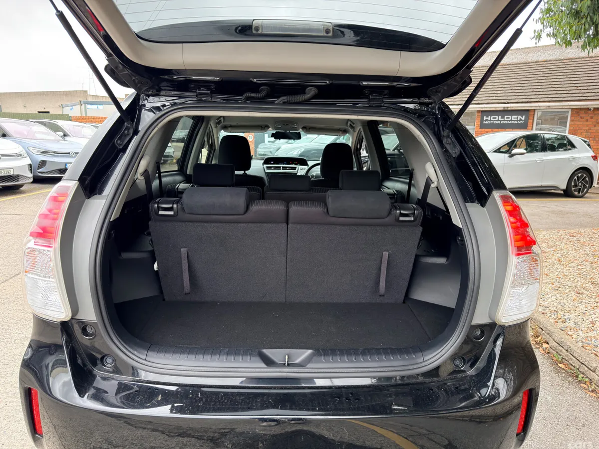 Toyota Prius MPV, Petrol Hybrid, 2016, Black
