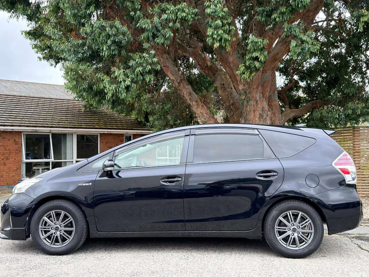 Toyota Prius MPV, Petrol Hybrid, 2016, Black