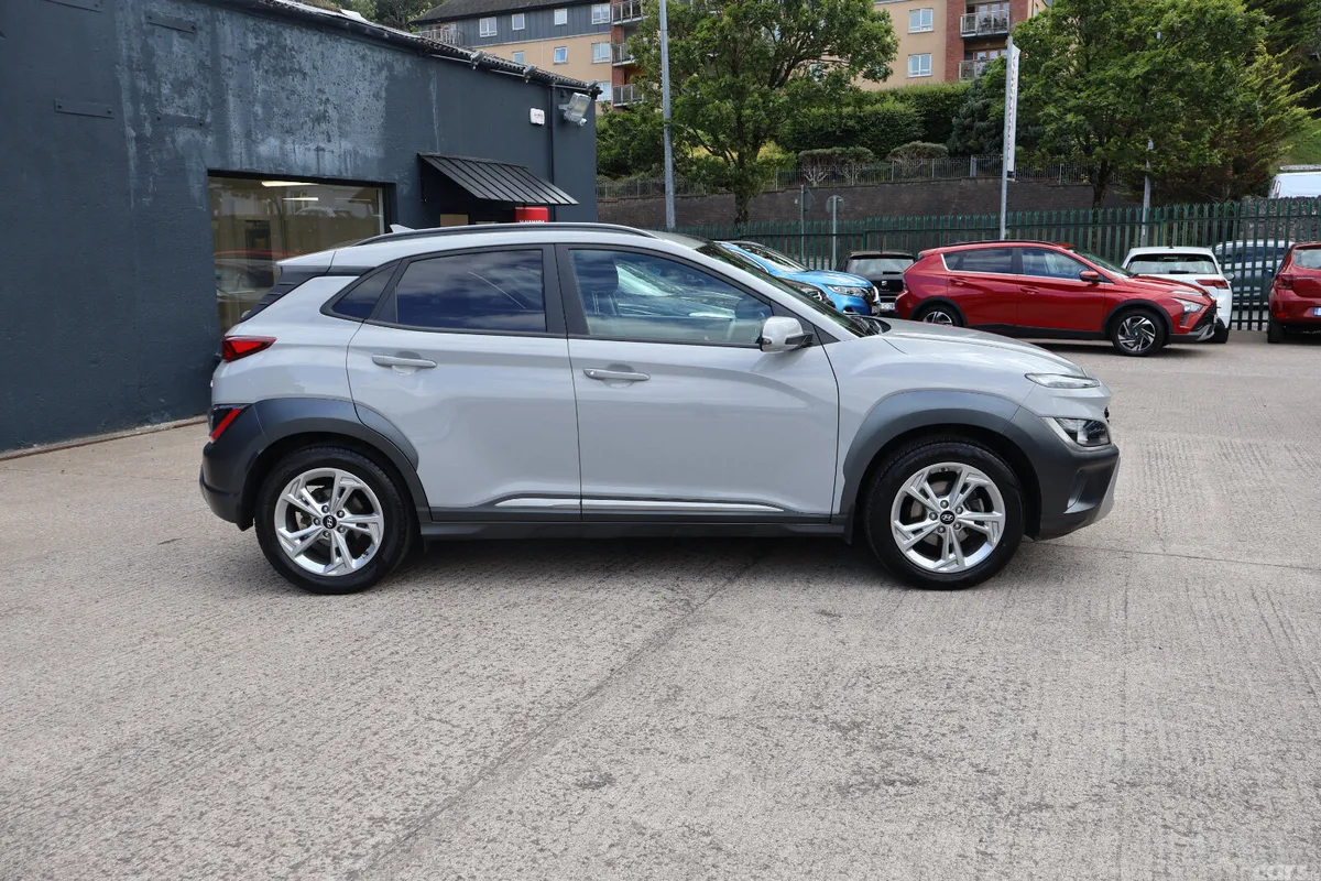 Hyundai KONA MPV, Petrol, 2022, Grey