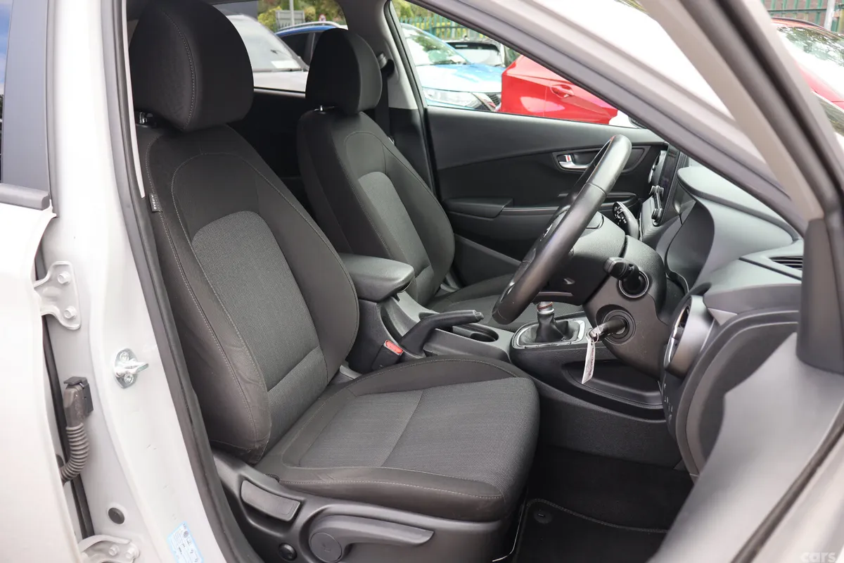 Hyundai KONA MPV, Petrol, 2022, Grey