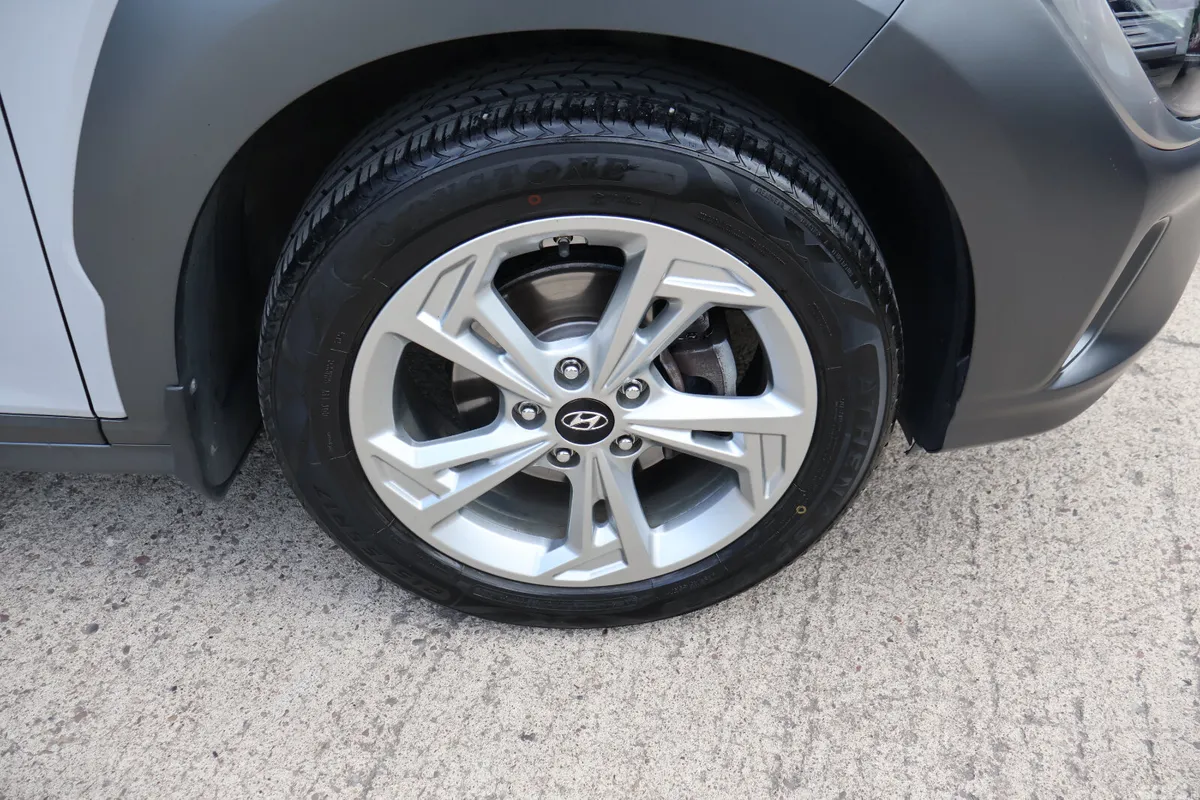 Hyundai KONA MPV, Petrol, 2022, Grey