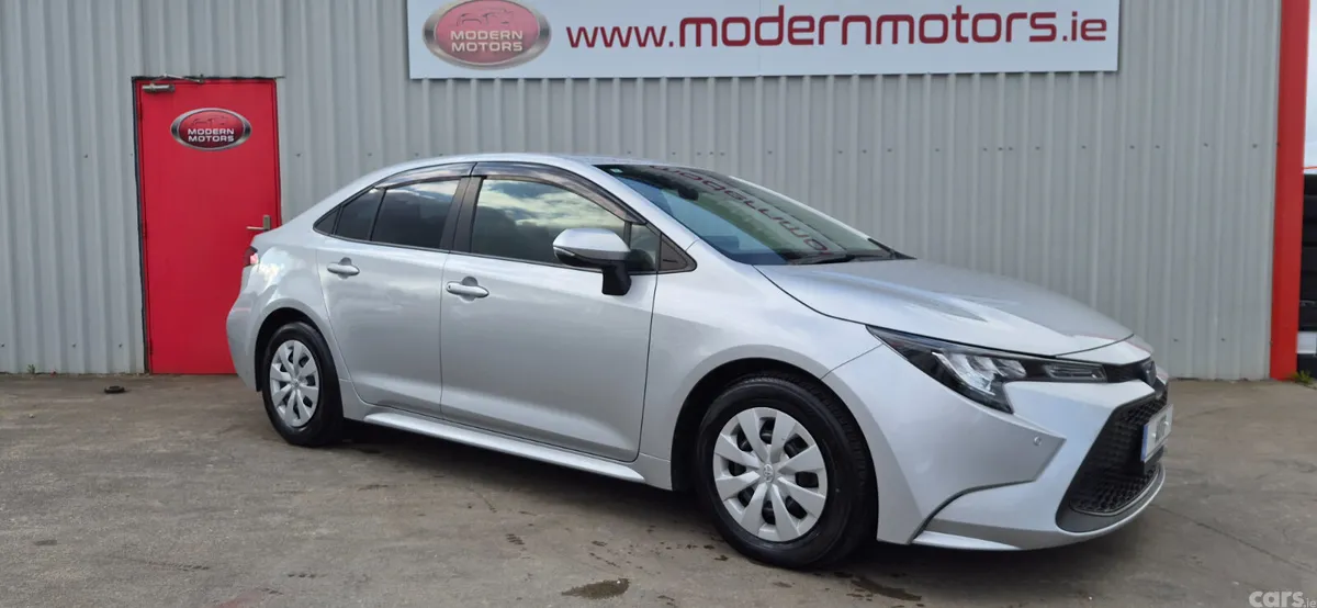 Toyota Corolla Saloon, Petrol Hybrid, 2021, Silver