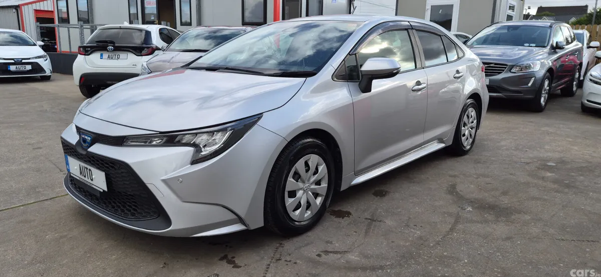 Toyota Corolla Saloon, Petrol Hybrid, 2021, Silver