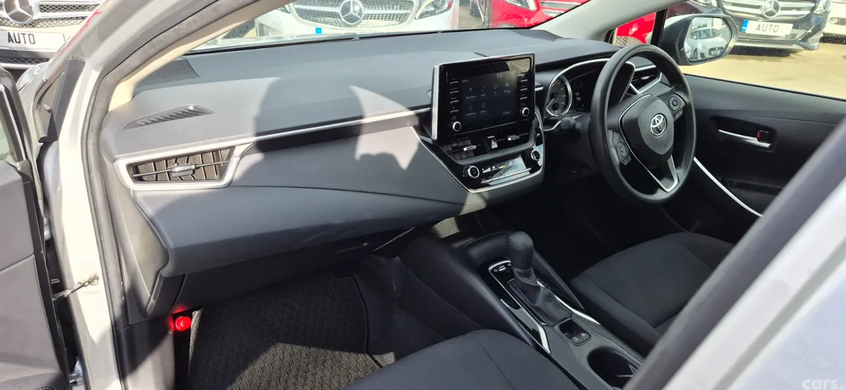 Toyota Corolla Saloon, Petrol Hybrid, 2021, Silver