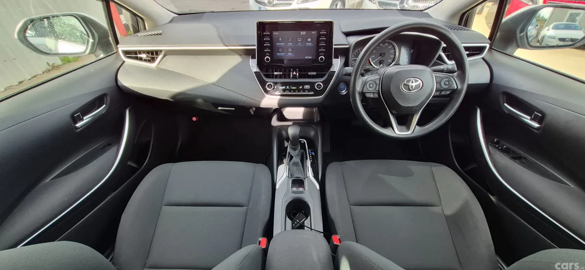 Toyota Corolla Saloon, Petrol Hybrid, 2021, Silver