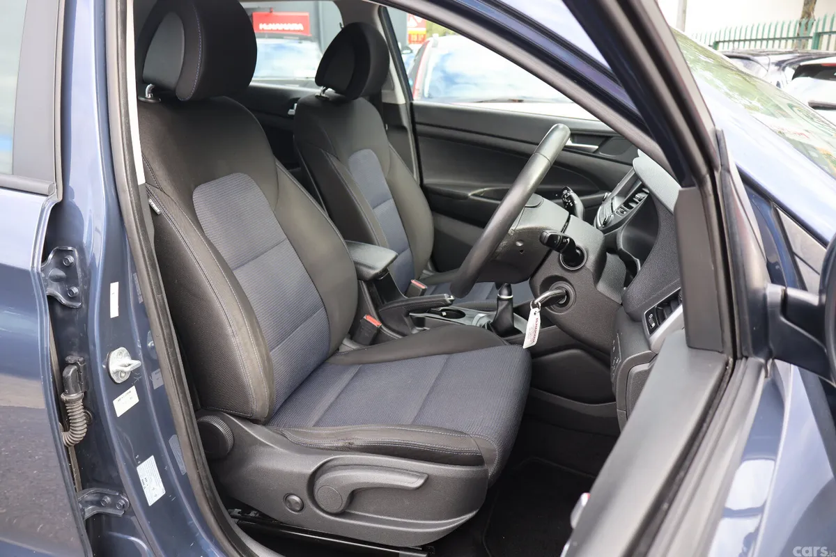 Hyundai Tucson SUV, Diesel, 2017, Blue