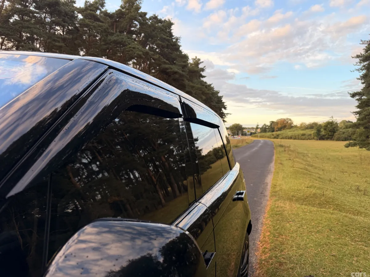Land Rover Range Rover SUV, Petrol Plug-in Hybrid, 2023, Black