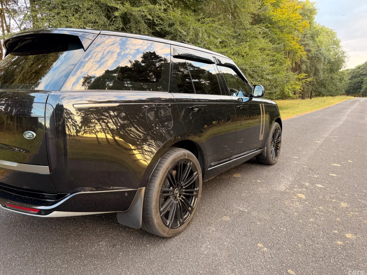 Land Rover Range Rover SUV, Petrol Plug-in Hybrid, 2023, Black