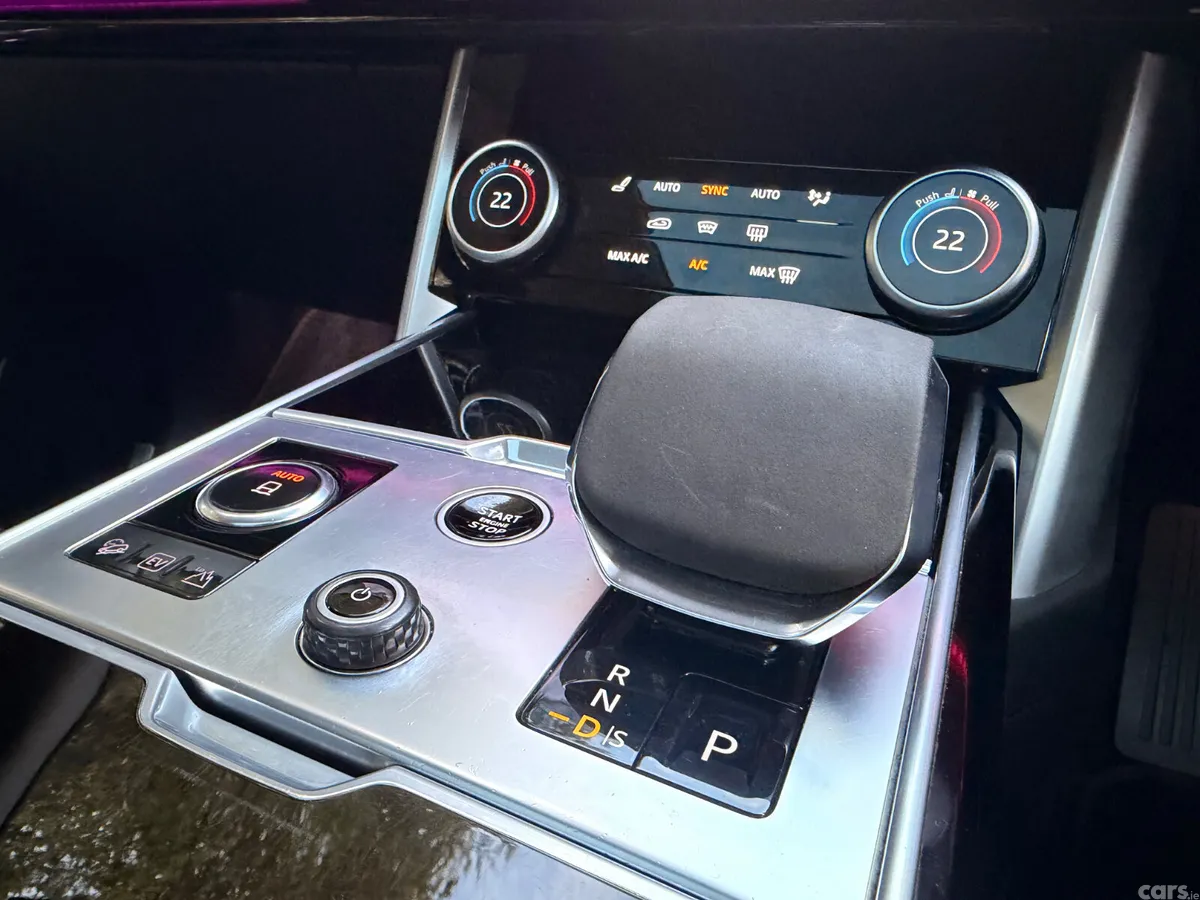 Land Rover Range Rover SUV, Petrol Plug-in Hybrid, 2023, Black