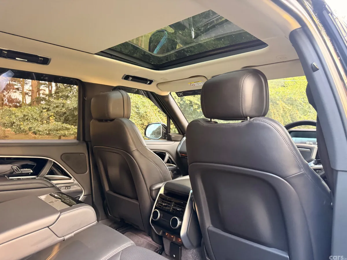 Land Rover Range Rover SUV, Petrol Plug-in Hybrid, 2023, Black