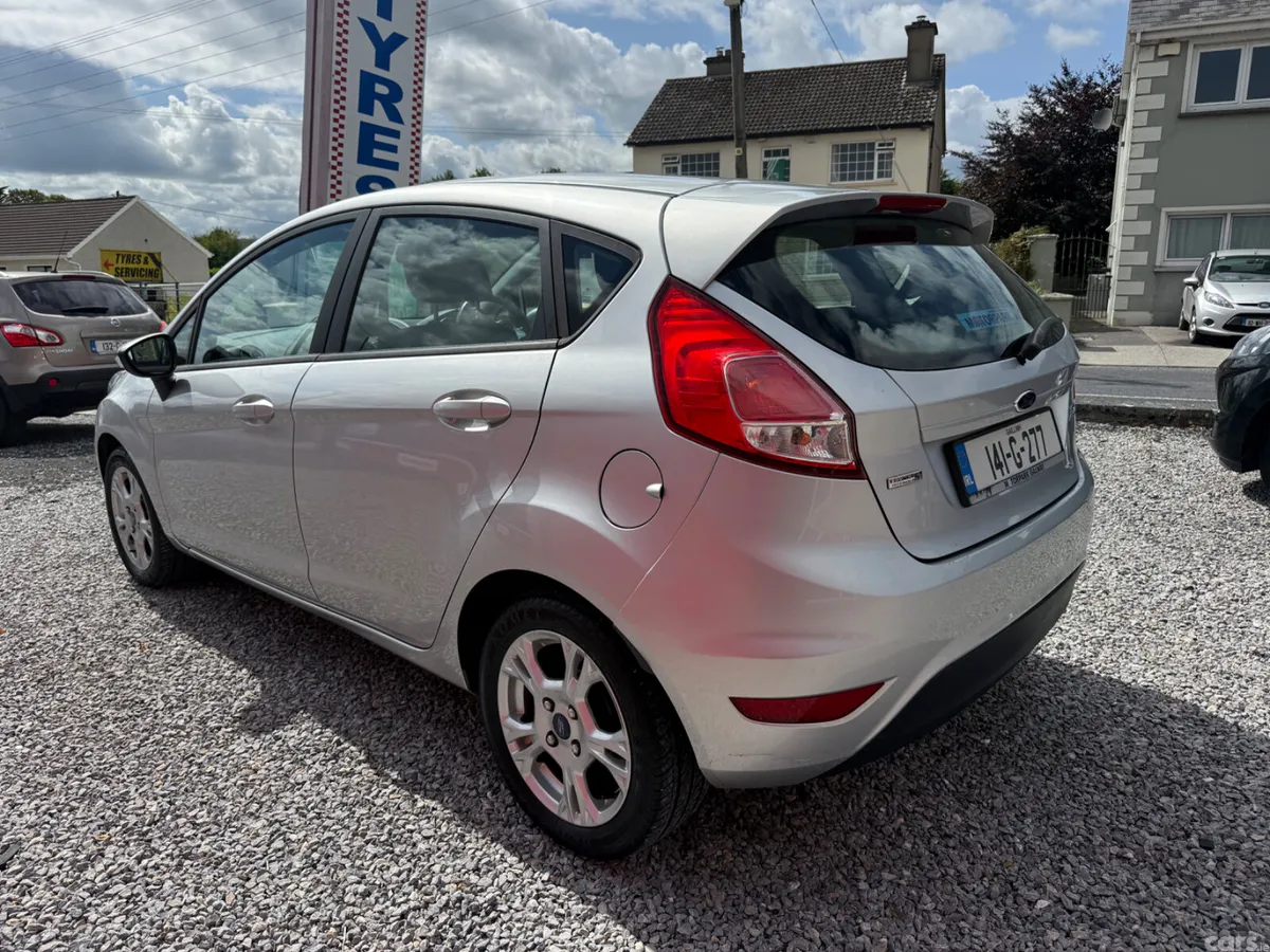 Ford Fiesta Hatchback, Petrol, 2014, Silver