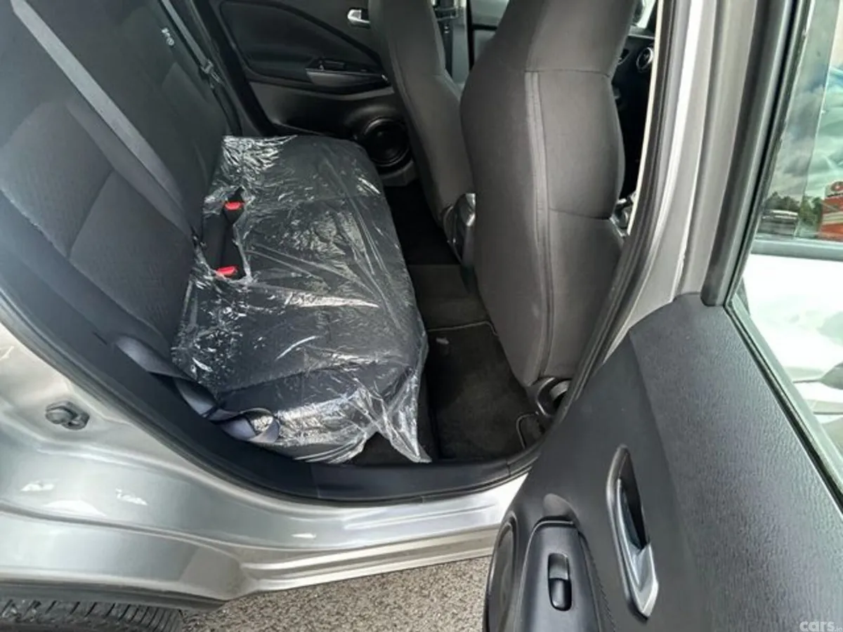 Nissan Juke MPV, Petrol, 2023, Grey
