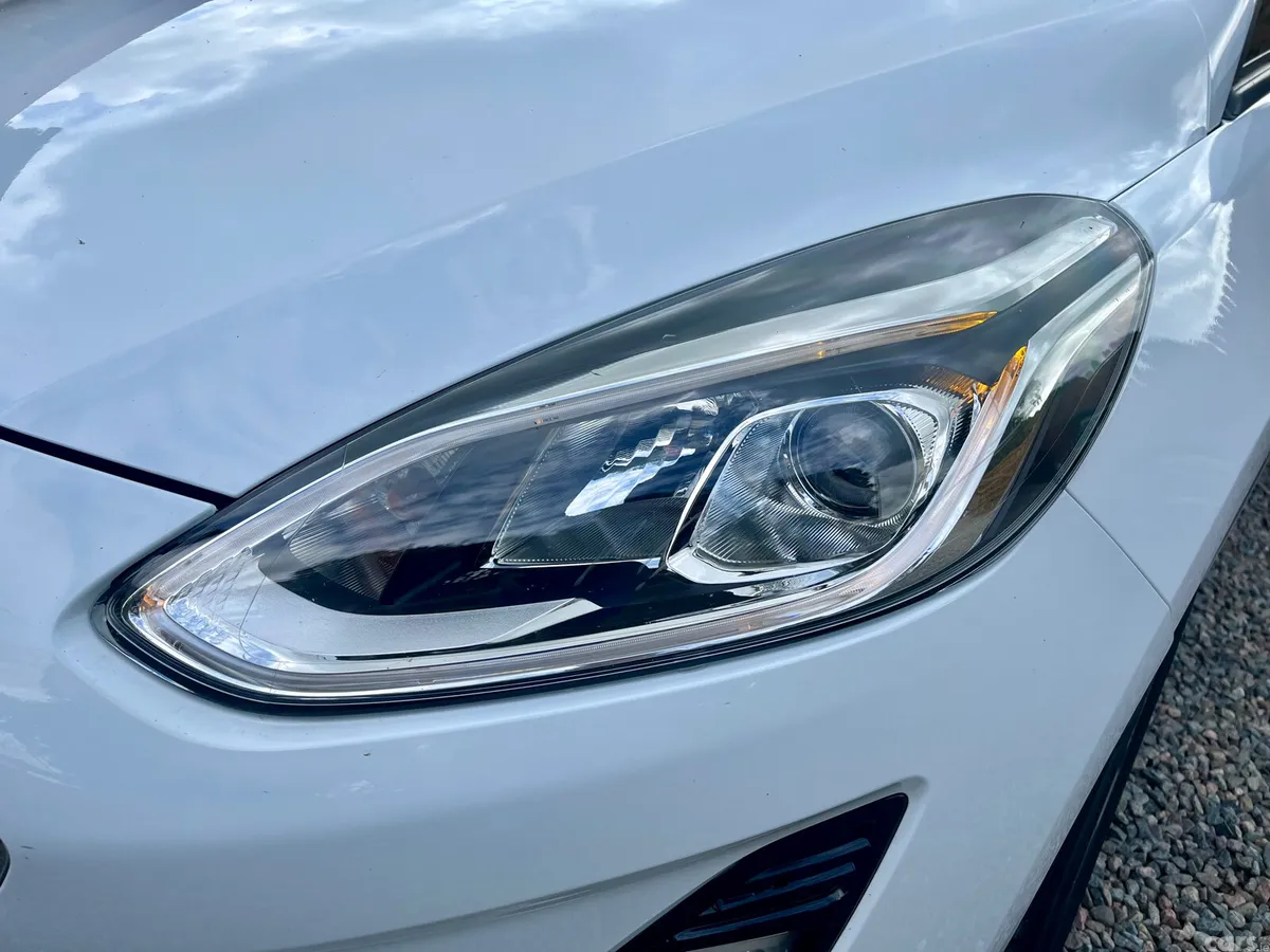 Ford Fiesta Hatchback, Petrol, 2020, White