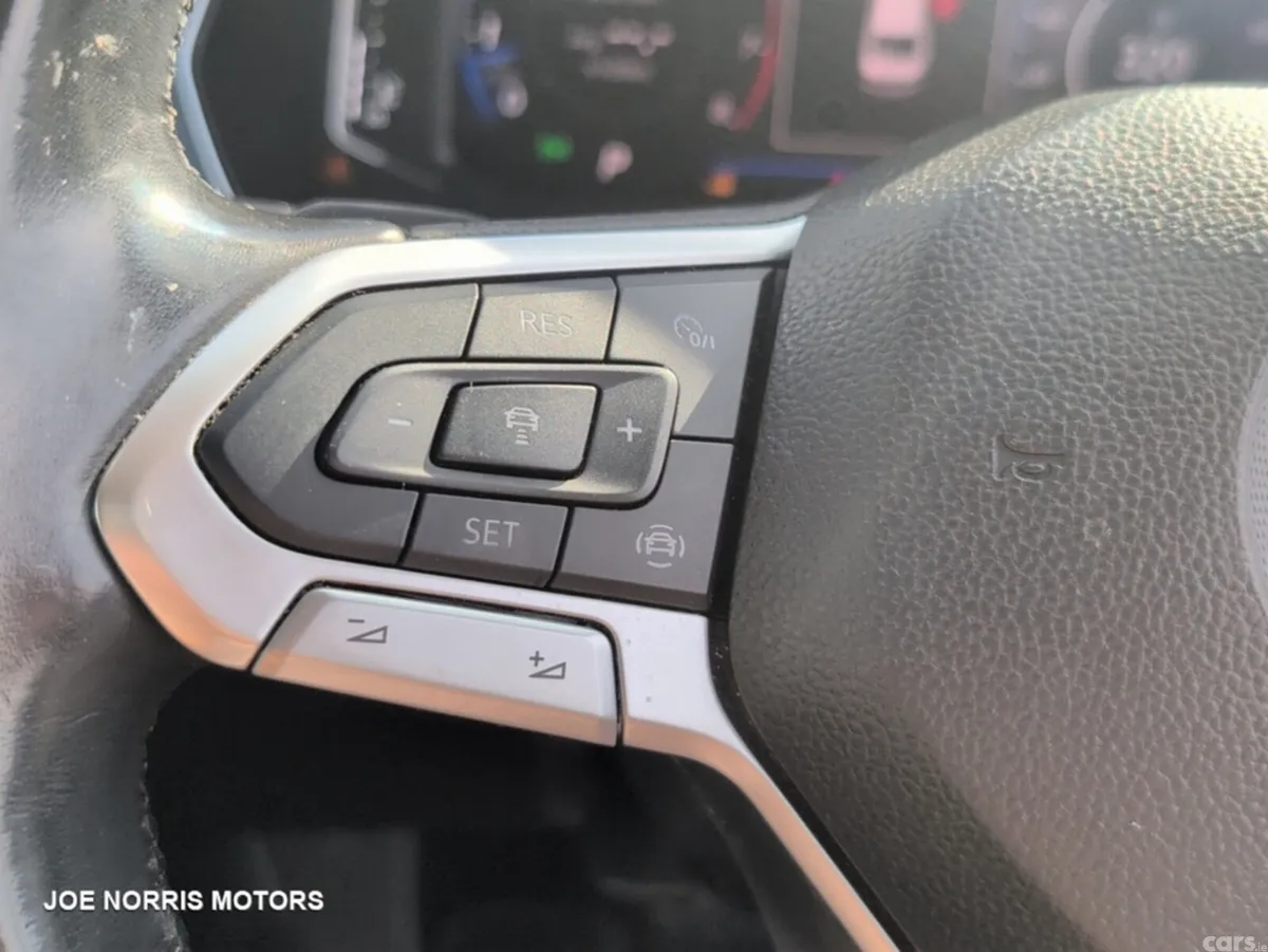 Volkswagen Passat Saloon, Petrol, 2020, Grey