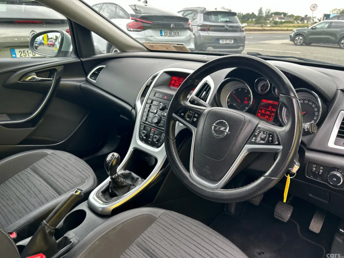Opel Astra Hatchback, Diesel, 2015, Silver