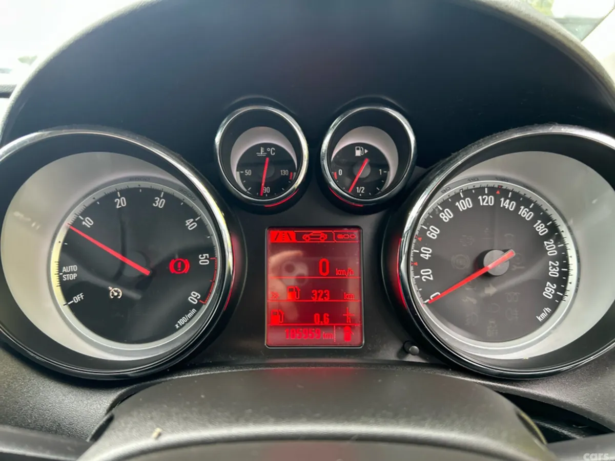 Opel Astra Hatchback, Diesel, 2015, Silver
