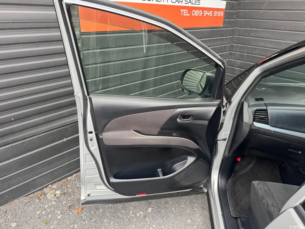 Toyota Estima MPV, Petrol Hybrid, 2018, Silver