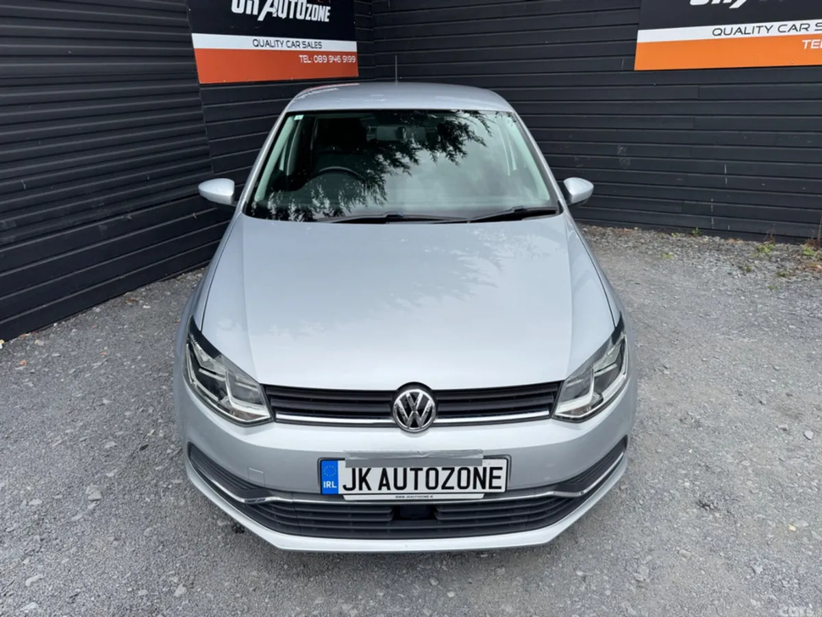 Volkswagen Polo Hatchback, Petrol, 2015, Silver