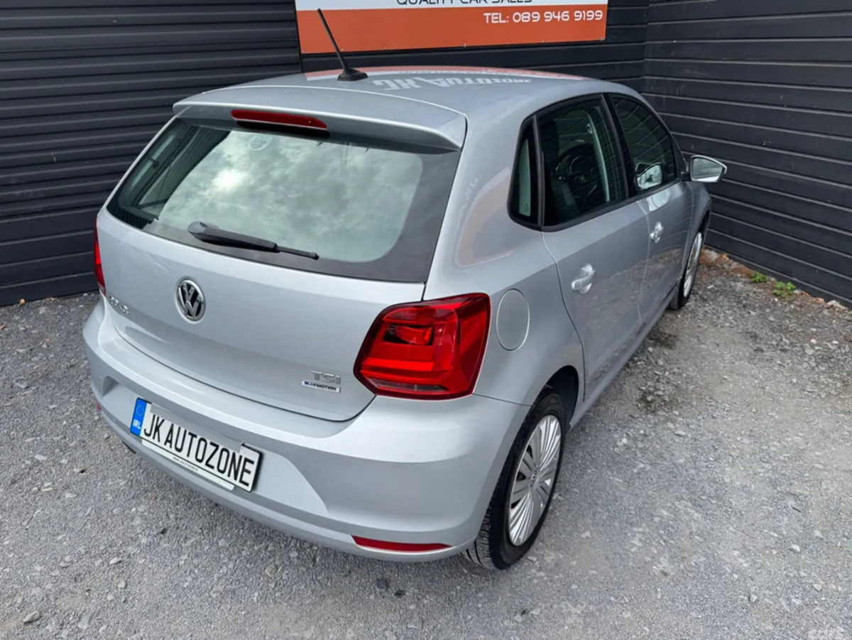 Volkswagen Polo Hatchback, Petrol, 2015, Silver