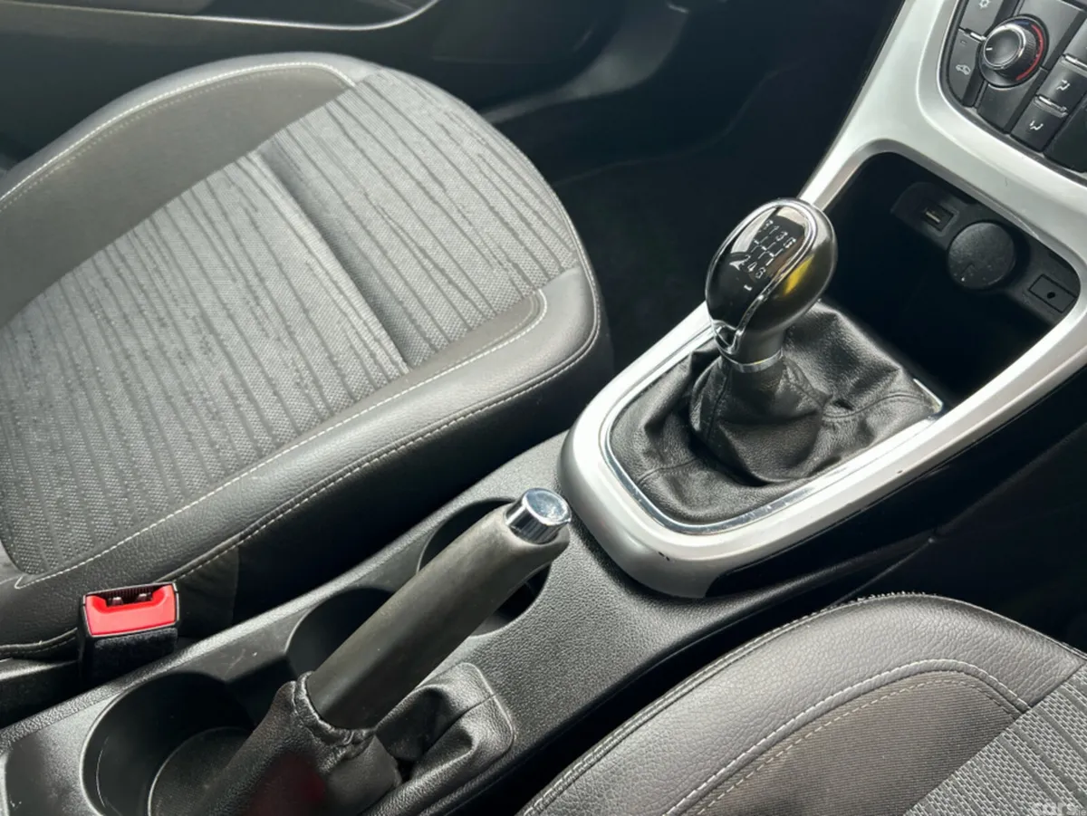 Opel Astra Hatchback, Diesel, 2015, Silver