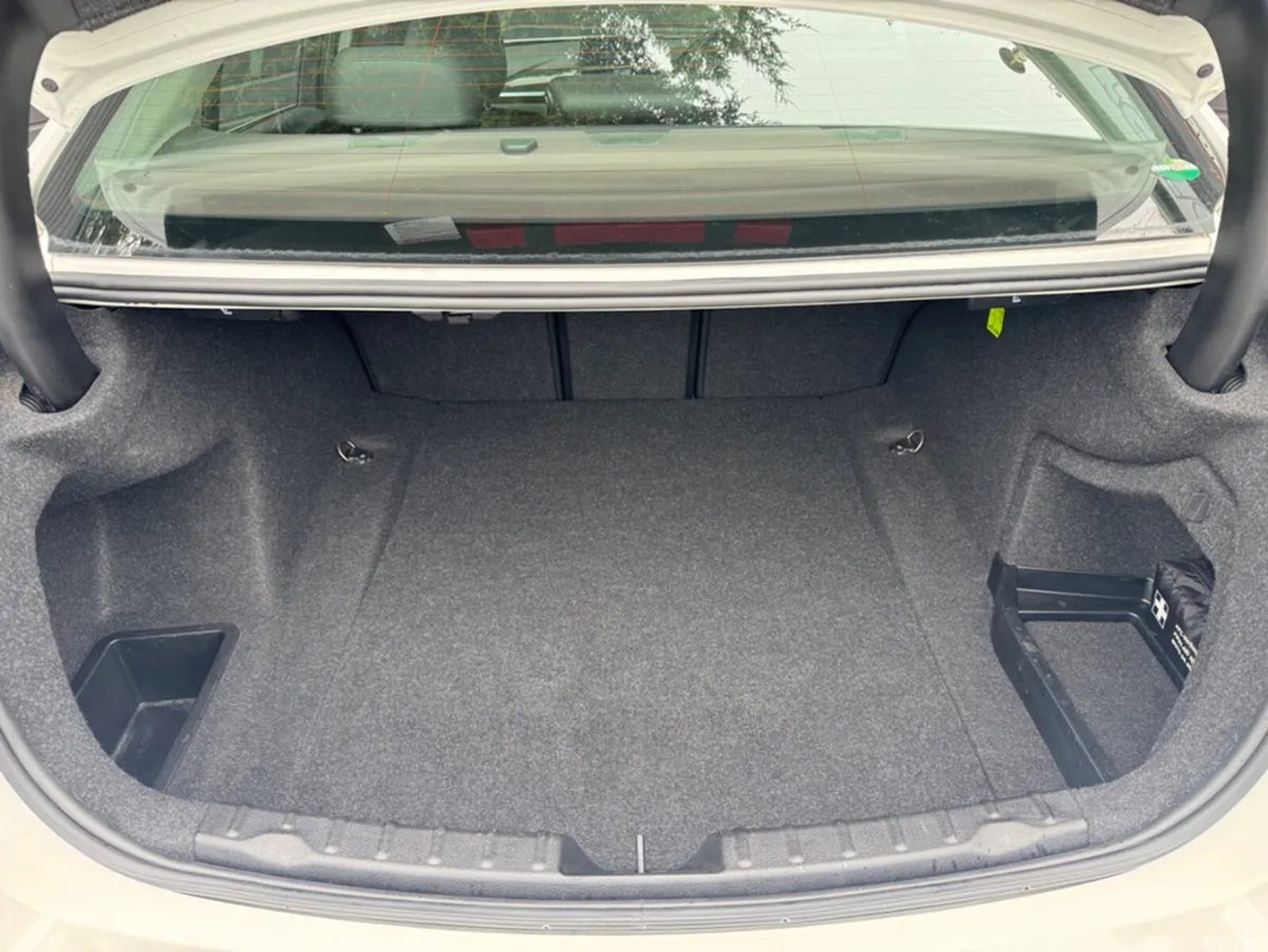 BMW 3-Series Saloon, Diesel, 2015, White