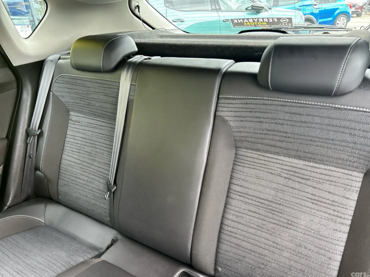 Opel Astra Hatchback, Diesel, 2015, Silver