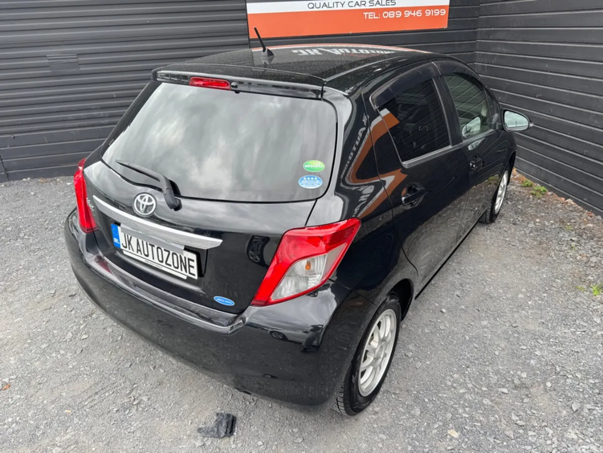 Toyota Yaris Hatchback, Petrol, 2013, Black