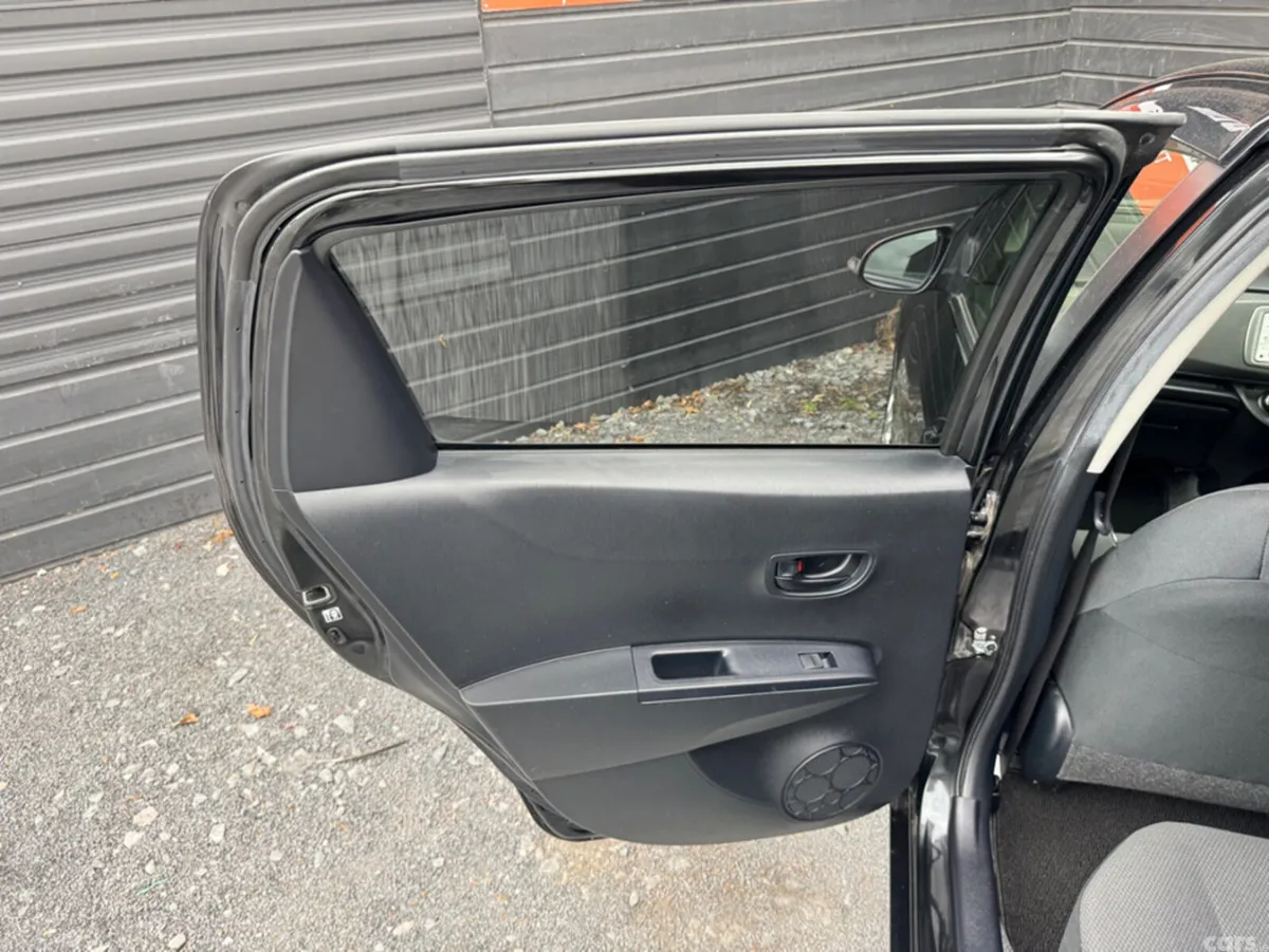 Toyota Yaris Hatchback, Petrol, 2013, Black