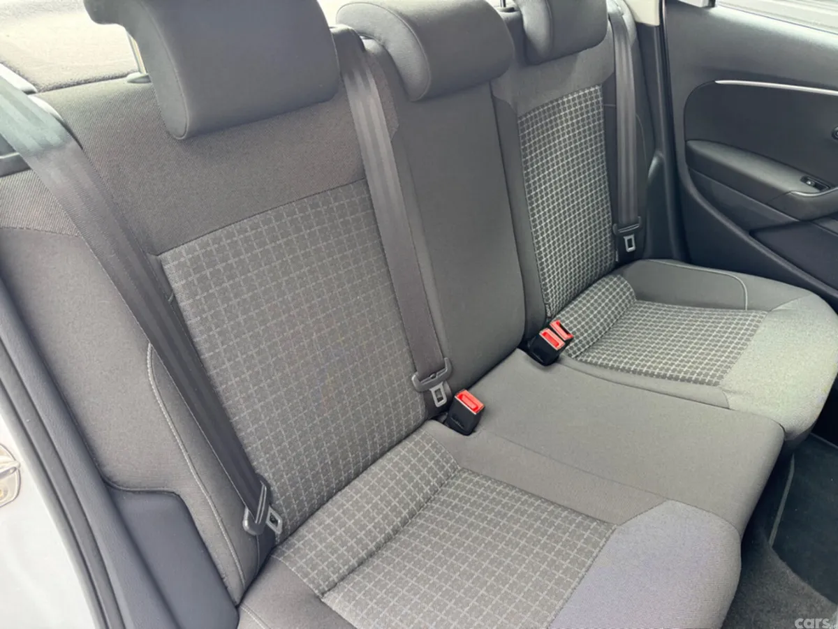 Volkswagen Polo Hatchback, Petrol, 2015, Silver
