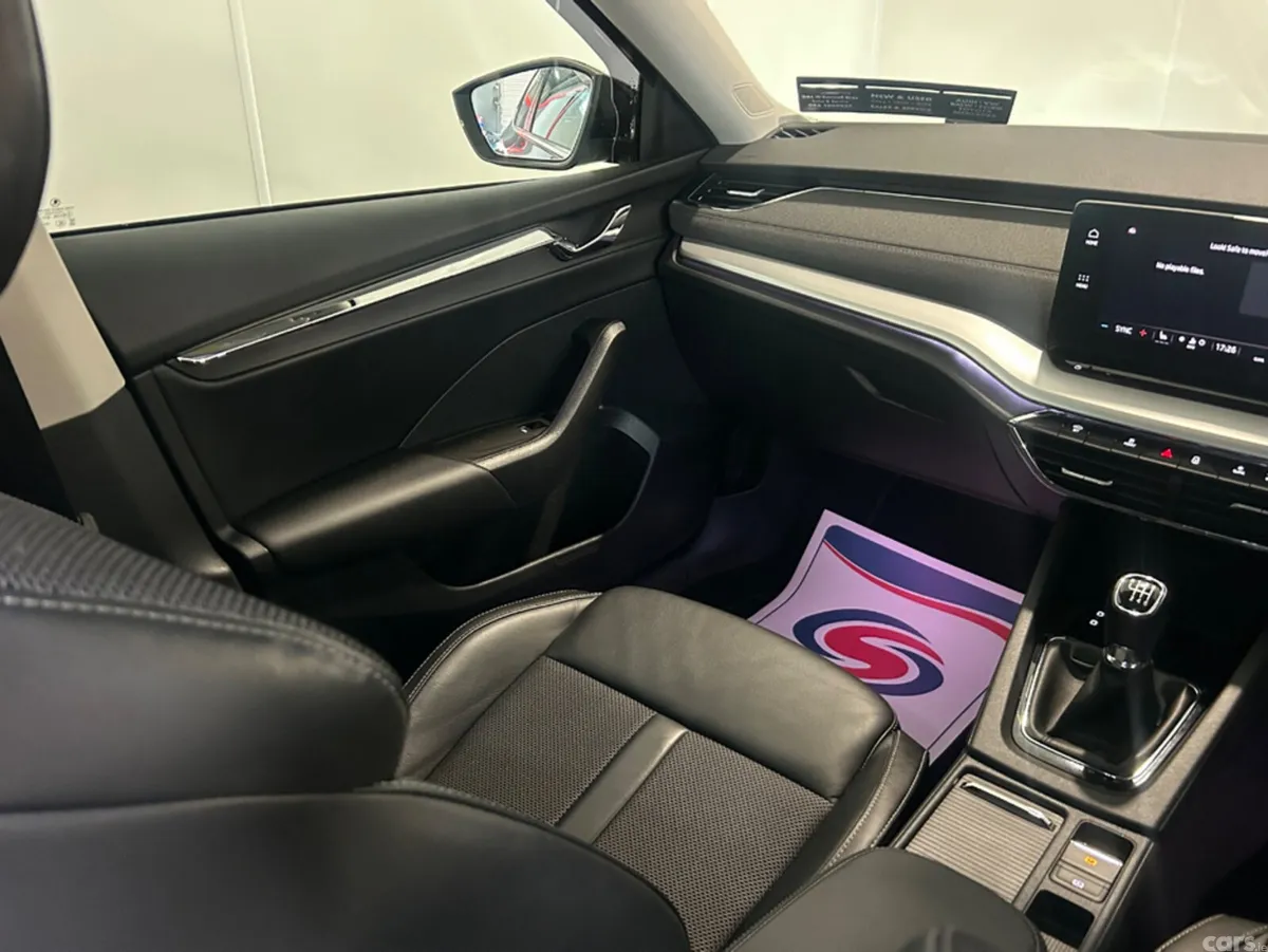 Skoda Octavia Hatchback, Diesel, 2023, Black