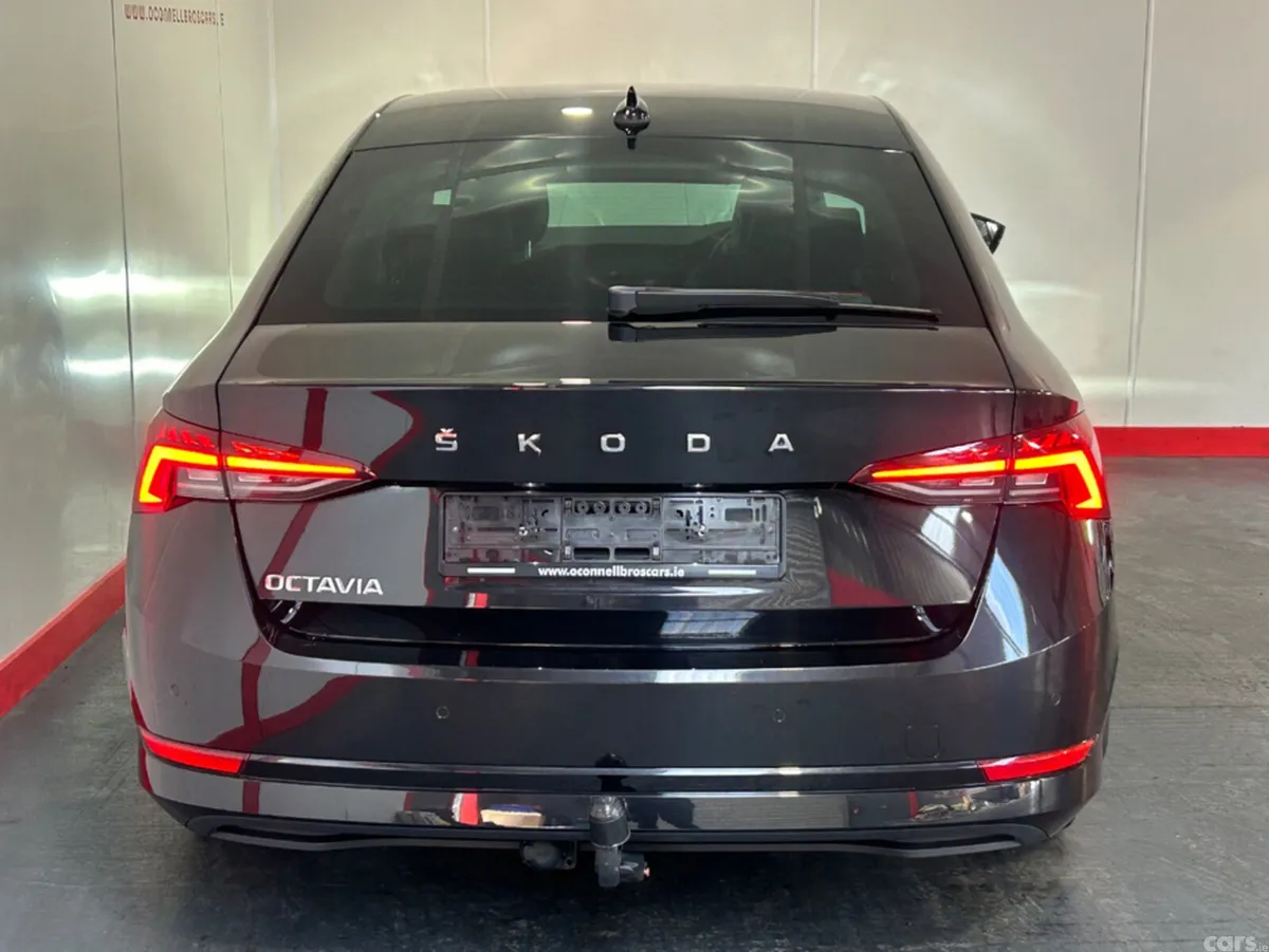 Skoda Octavia Hatchback, Diesel, 2023, Black