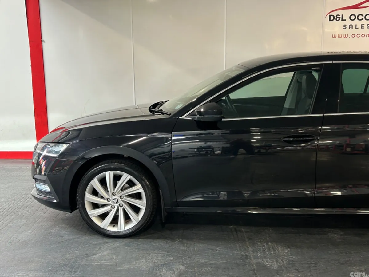 Skoda Octavia Hatchback, Diesel, 2023, Black
