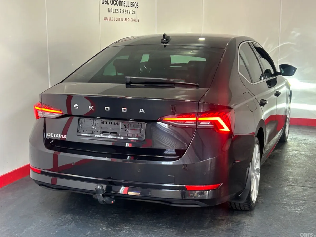 Skoda Octavia Hatchback, Diesel, 2023, Black