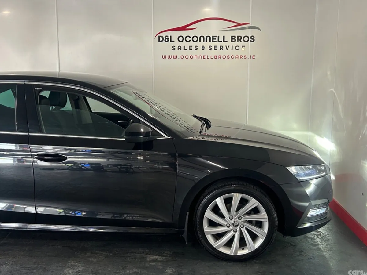 Skoda Octavia Hatchback, Diesel, 2023, Black