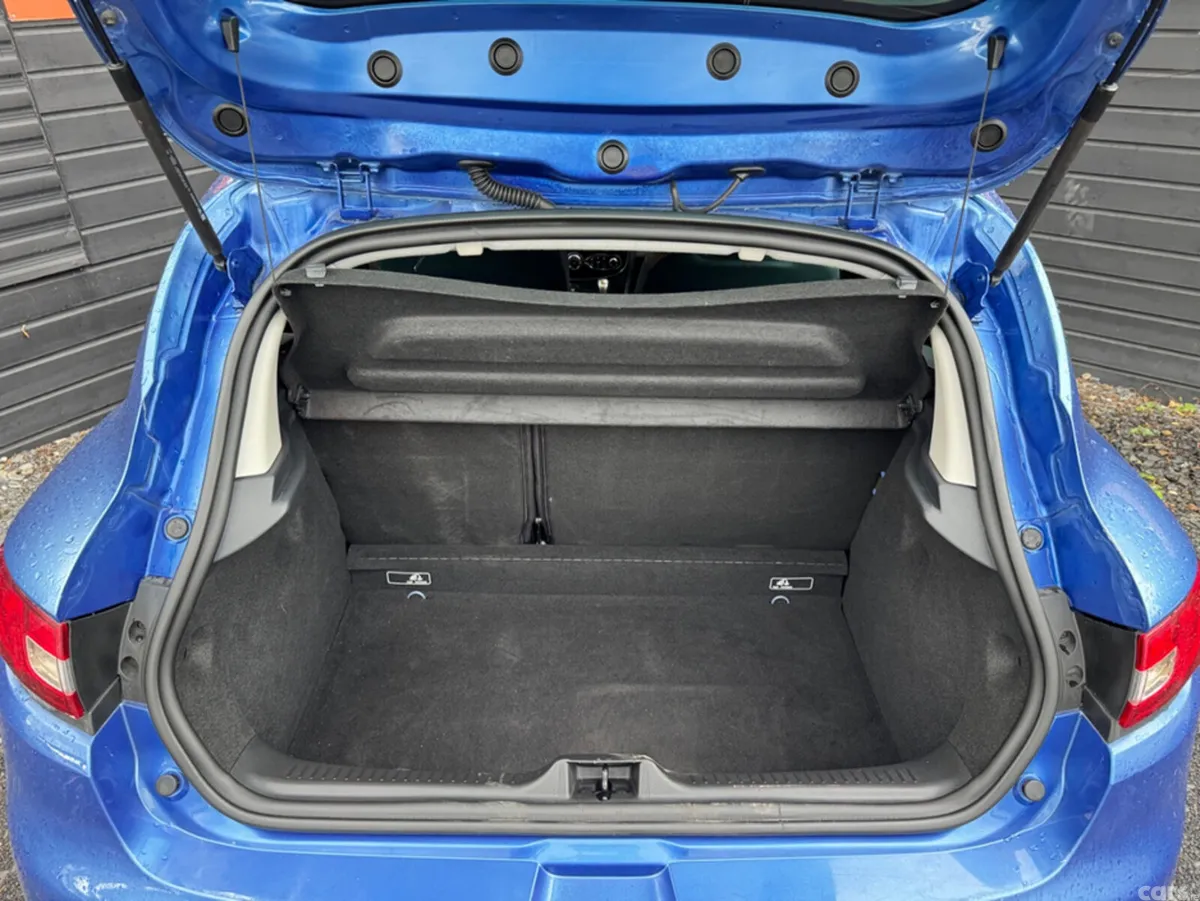 Renault Clio Hatchback, Petrol, 2014, Blue