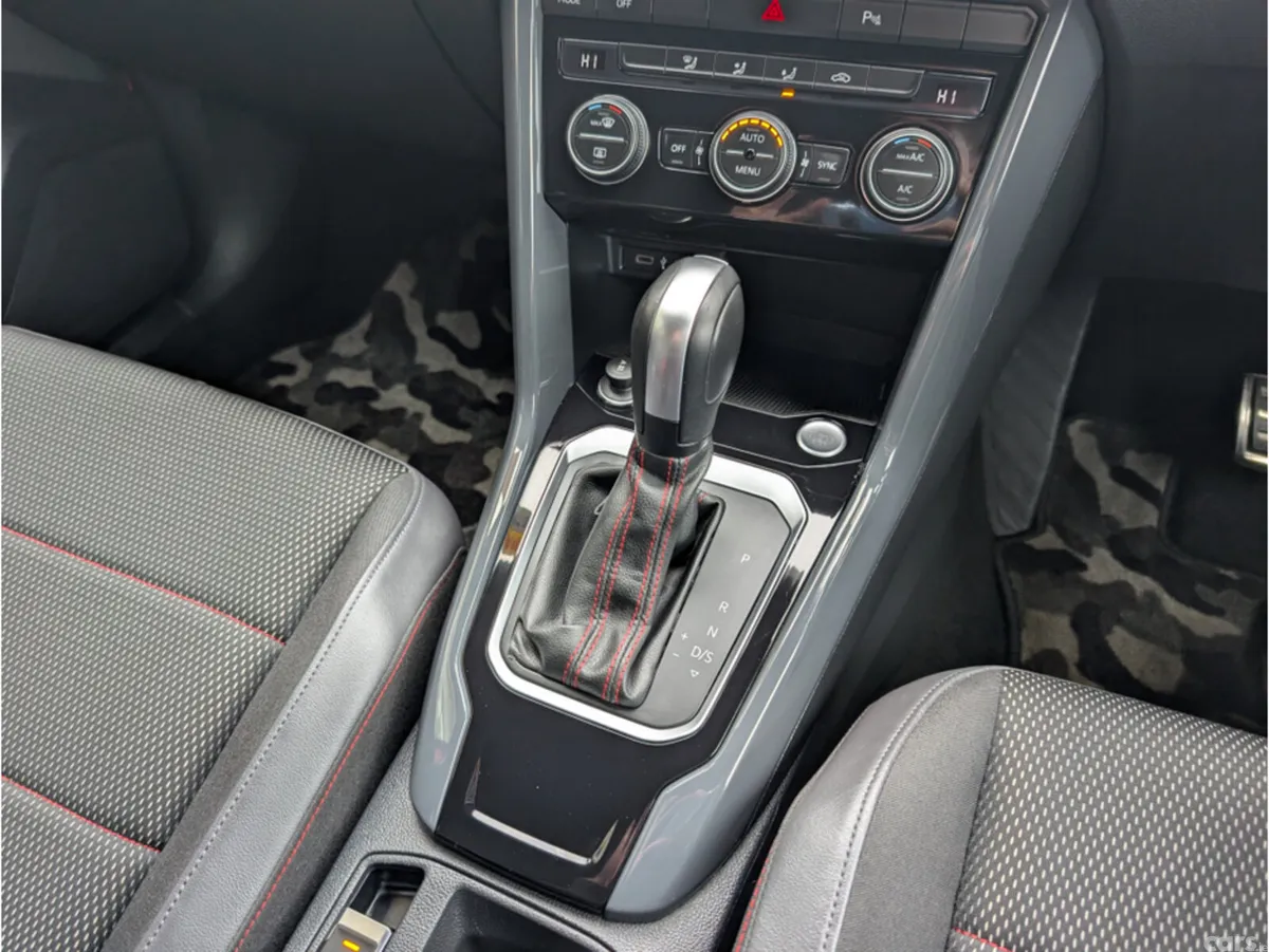 Volkswagen T-Roc SUV, Diesel, 2021, Red