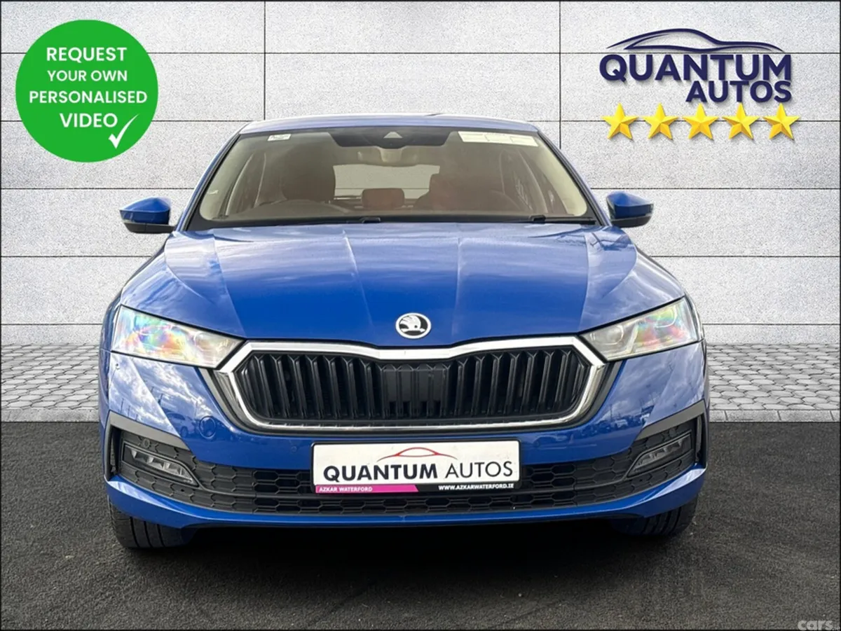 Skoda Octavia Hatchback, Petrol Plug-in Hybrid, 2023, Blue