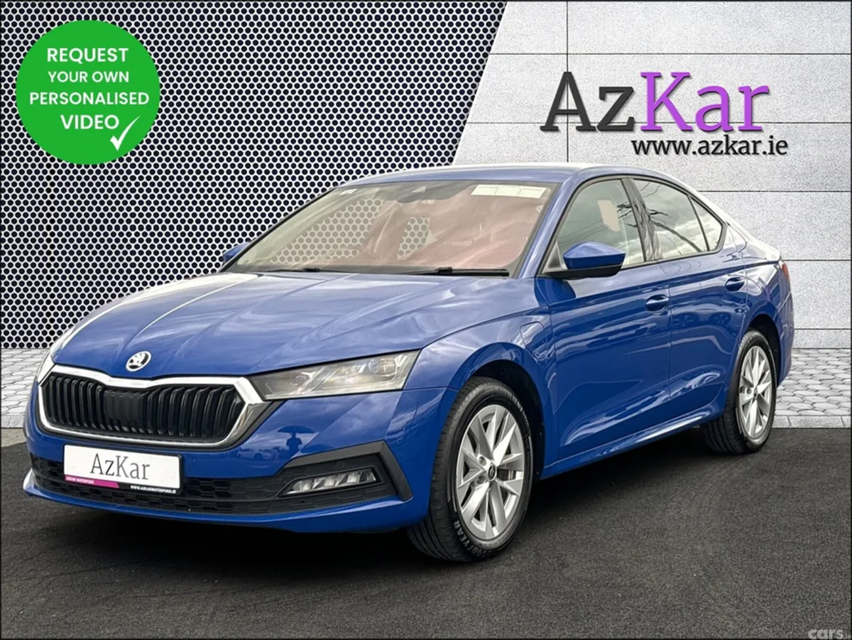 Skoda Octavia Hatchback, Petrol Plug-in Hybrid, 2023, Blue