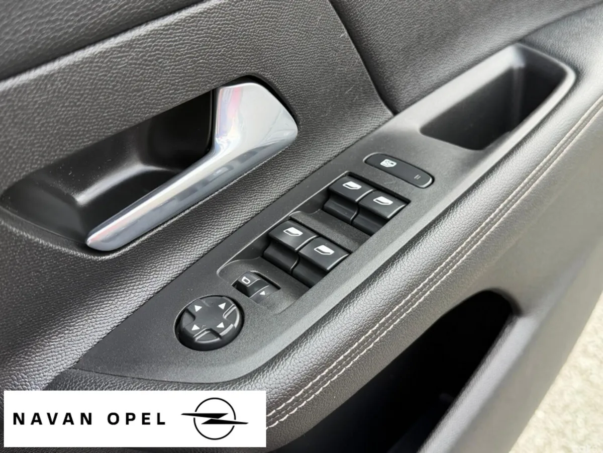 Opel Mokka SUV, Petrol, 2023, Red
