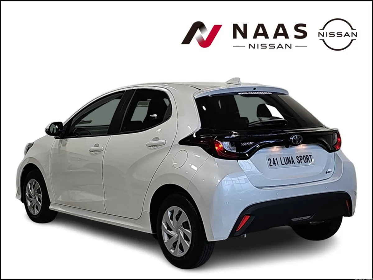 Toyota Yaris Hatchback, Petrol Hybrid, 2024, White