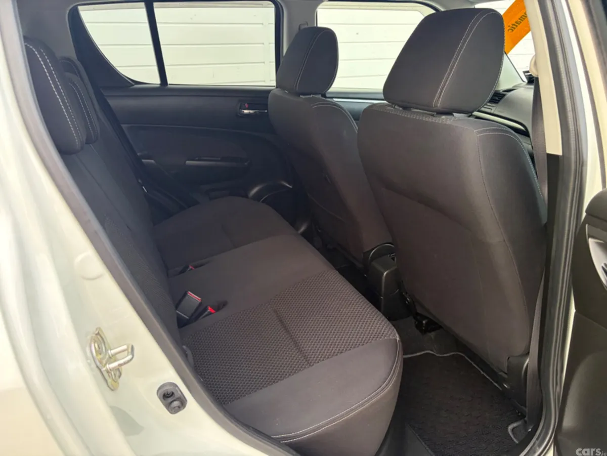 Suzuki Swift Hatchback, Petrol, 2016, White