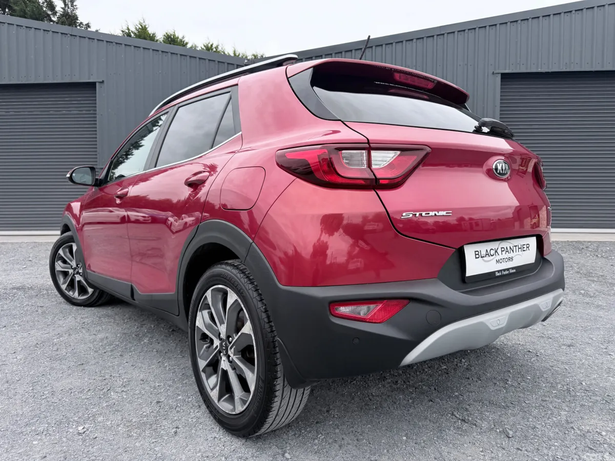 Kia Stonic Estate/Jeep, Diesel, 2019, Red