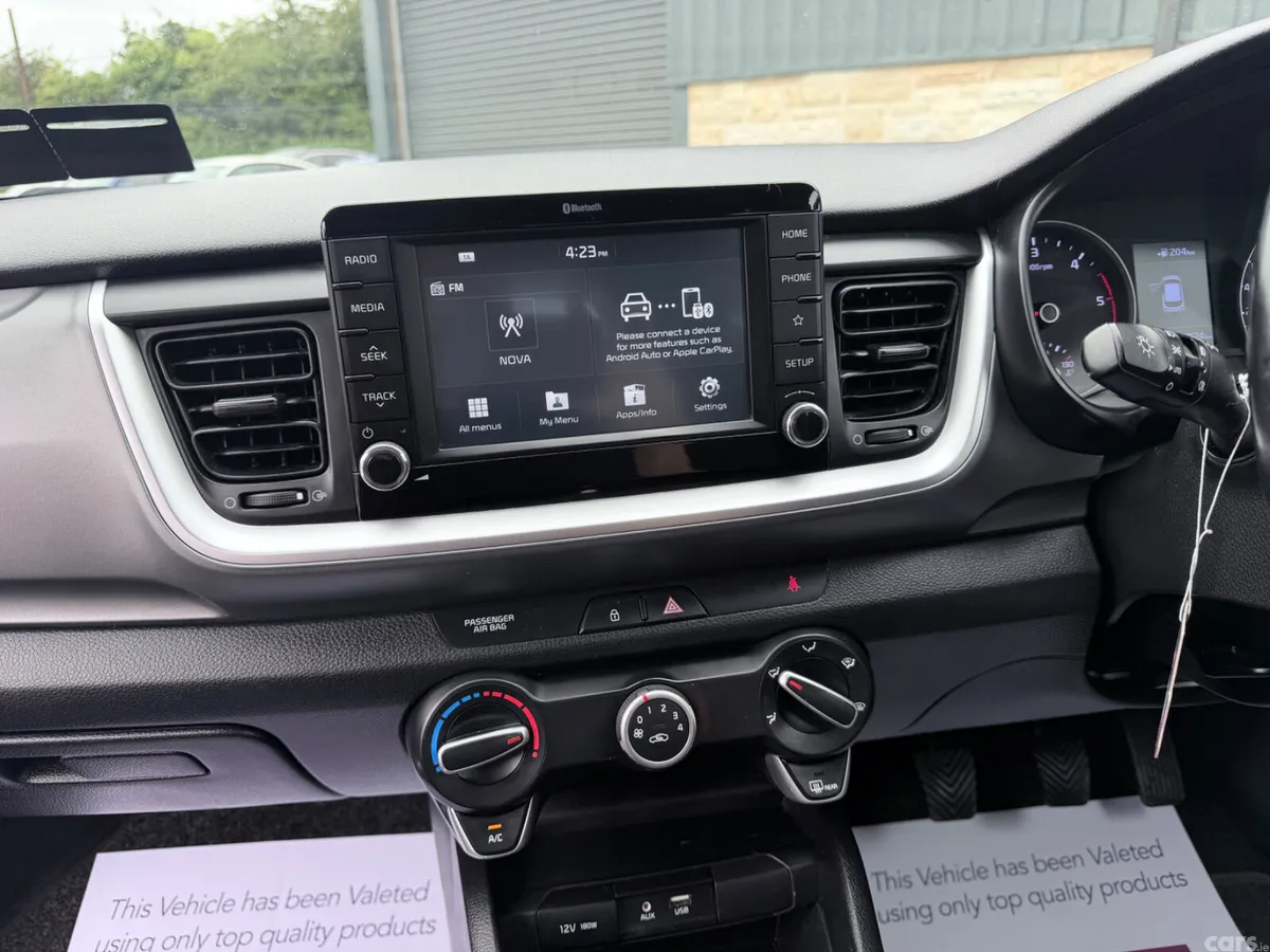 Kia Stonic Estate/Jeep, Diesel, 2019, Red