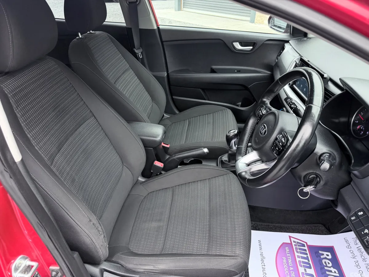 Kia Stonic Estate/Jeep, Diesel, 2019, Red