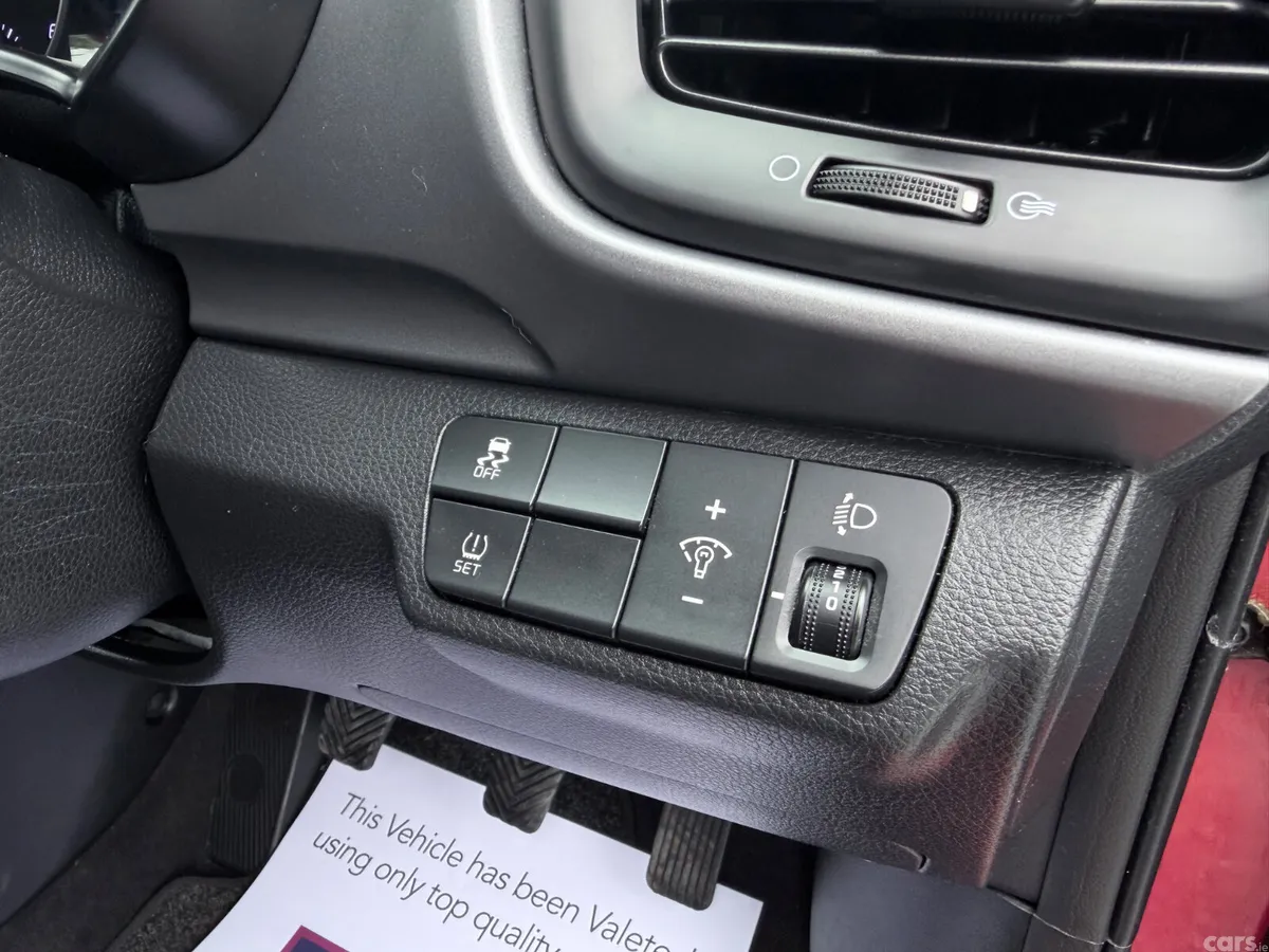 Kia Stonic Estate/Jeep, Diesel, 2019, Red