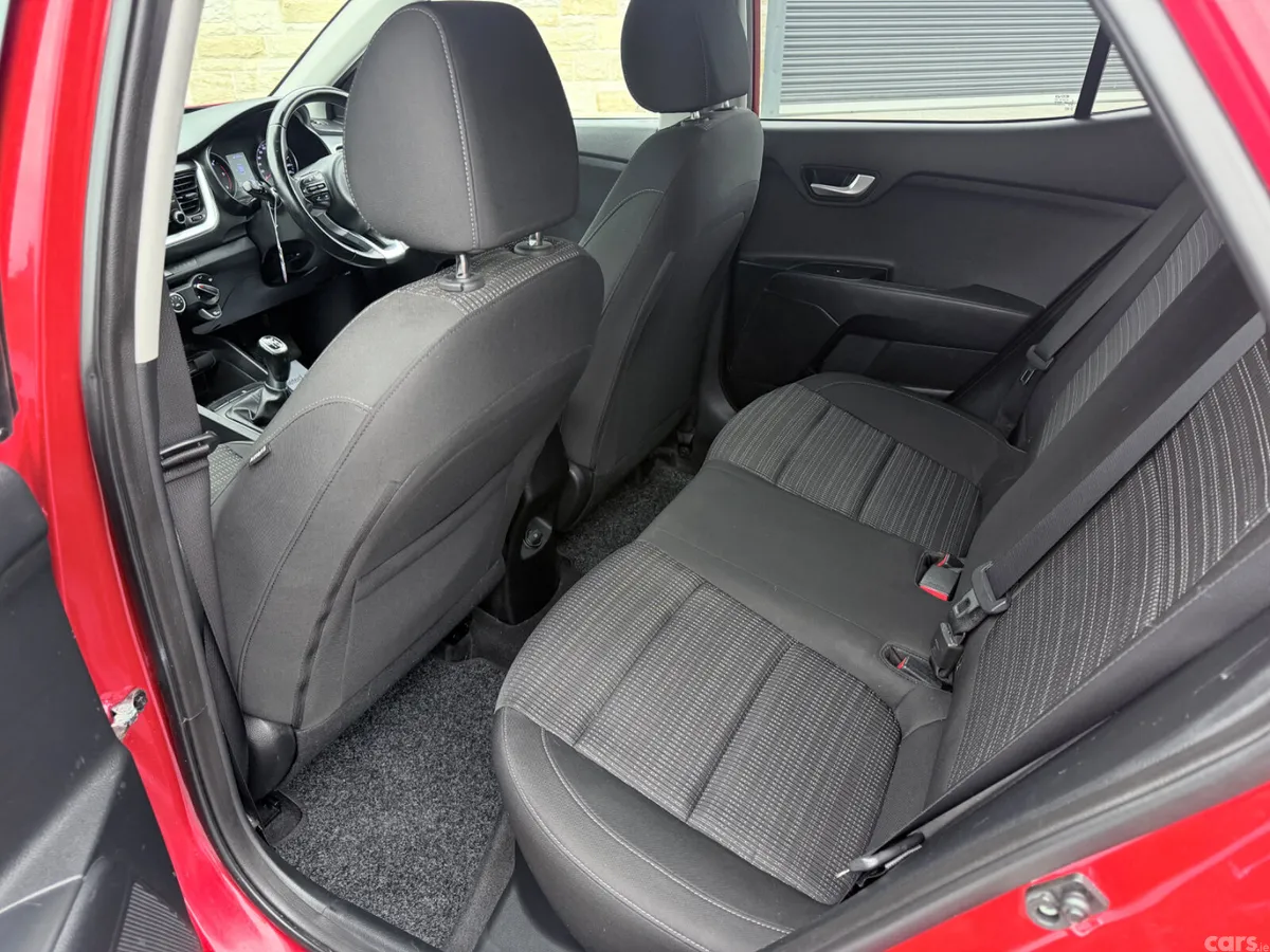 Kia Stonic Estate/Jeep, Diesel, 2019, Red