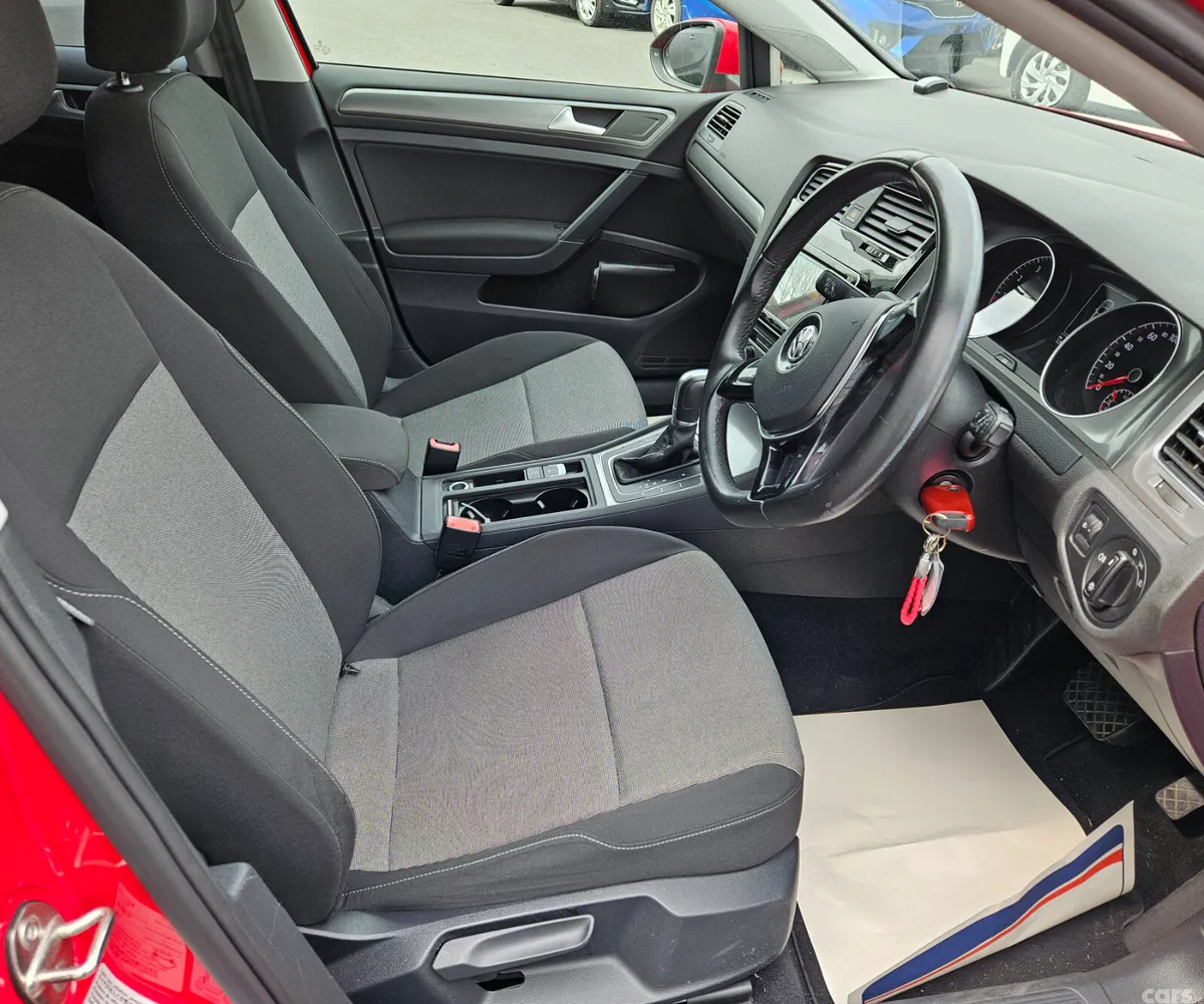 Volkswagen Golf Hatchback, Petrol, 2015, Red