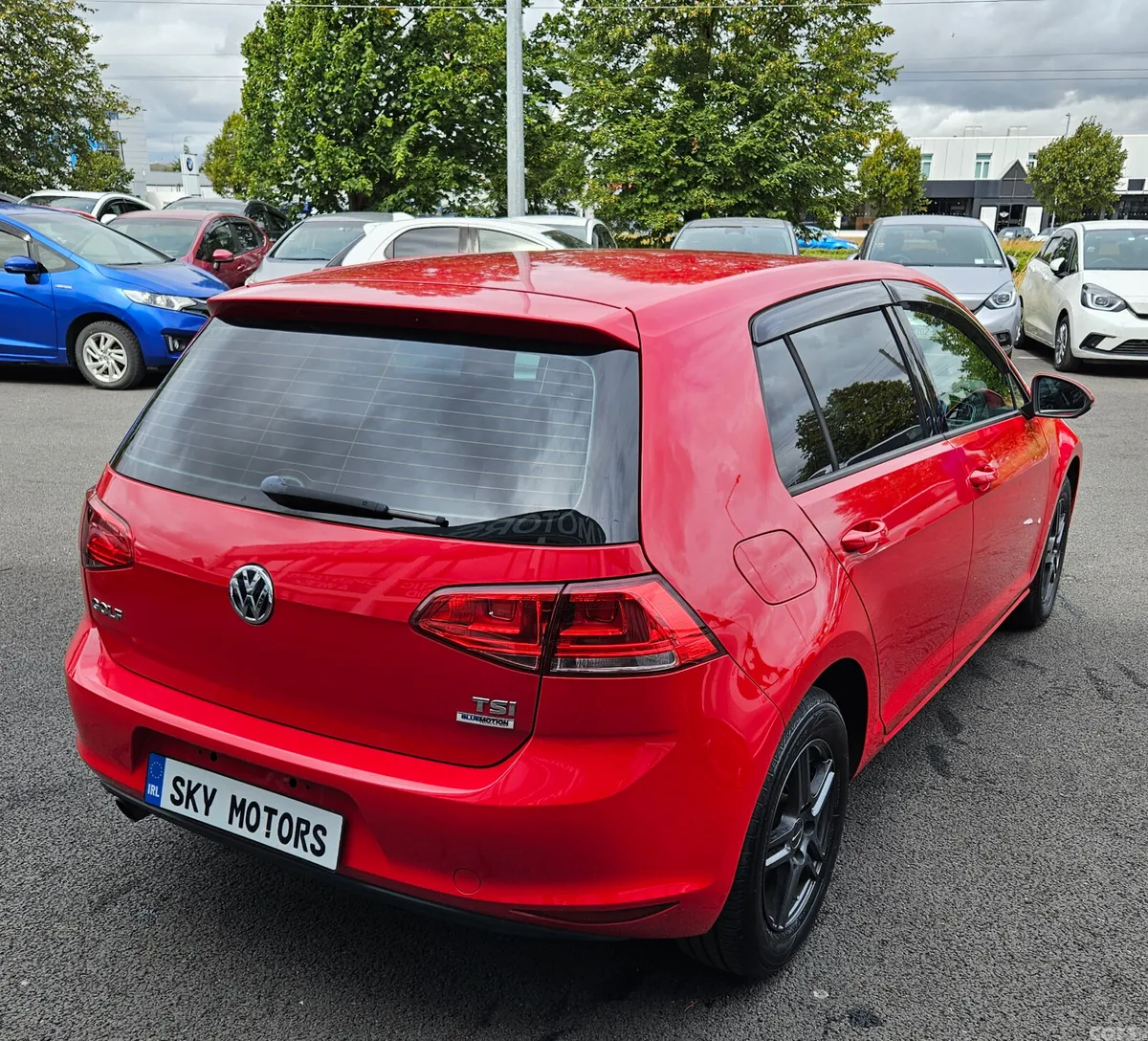 Volkswagen Golf Hatchback, Petrol, 2015, Red